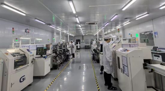 图为元铂智能智能车间。 铜梁区融媒体中心供图