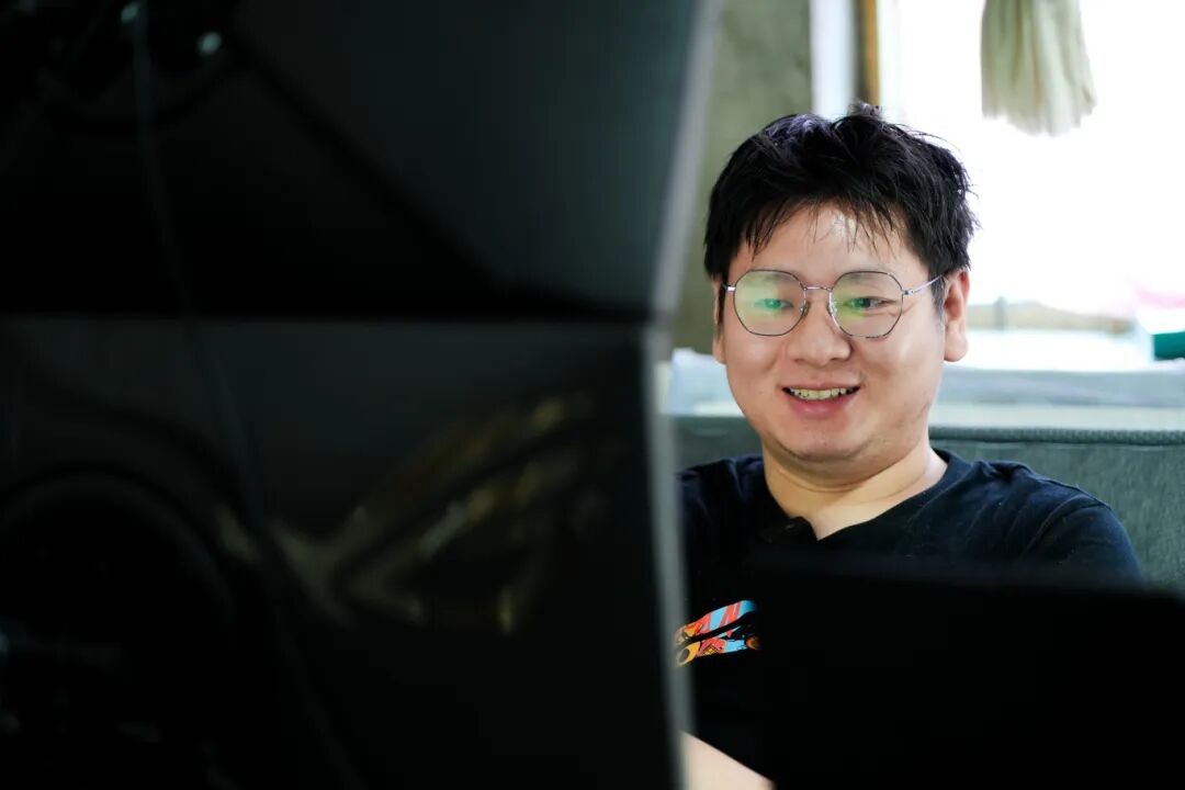 面对意外的不幸文先越选择微笑面对。记者_(4550441)-20250912161854.jpg