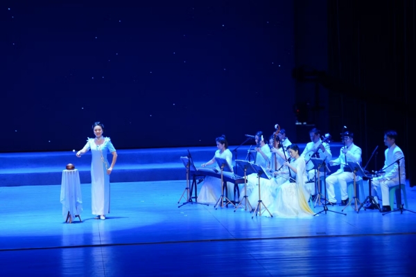 惠民演出现场。施永翔摄