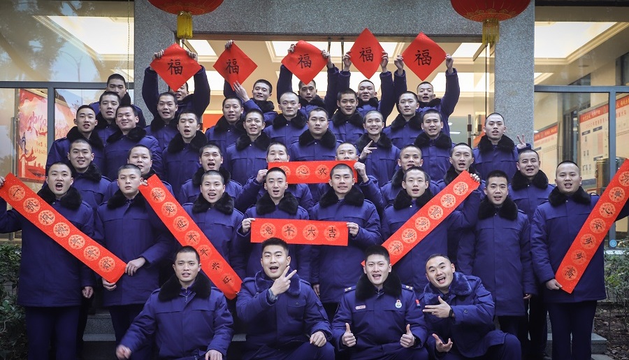 【新春走基层】重庆：消防“新蓝”的“年味儿”